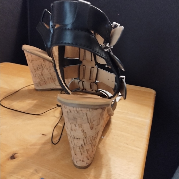 Super hot women's wedgie high heels from Express size 6 new with tags... - Picture 5 of 8